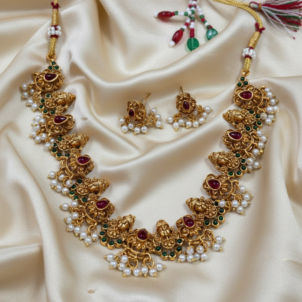 Kemp Necklace Set