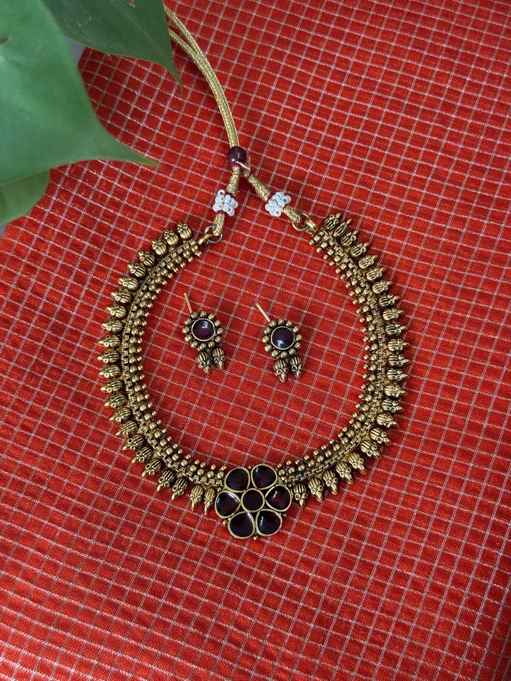 Flower Short Neckpiece With Earring