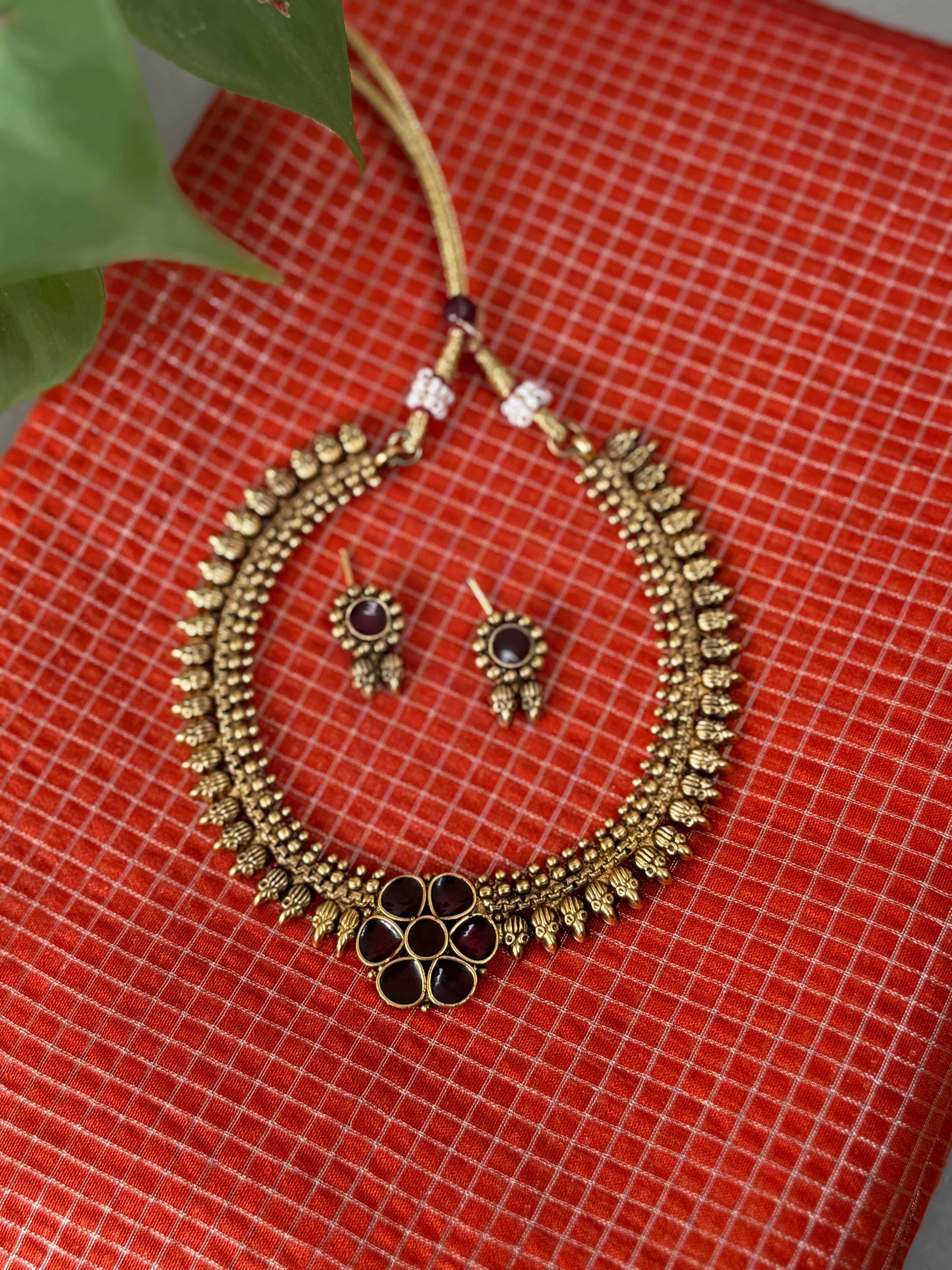 Flower Short Neckpiece With Earring