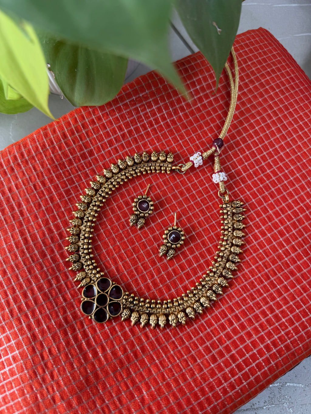 Flower Short Neckpiece With Earring