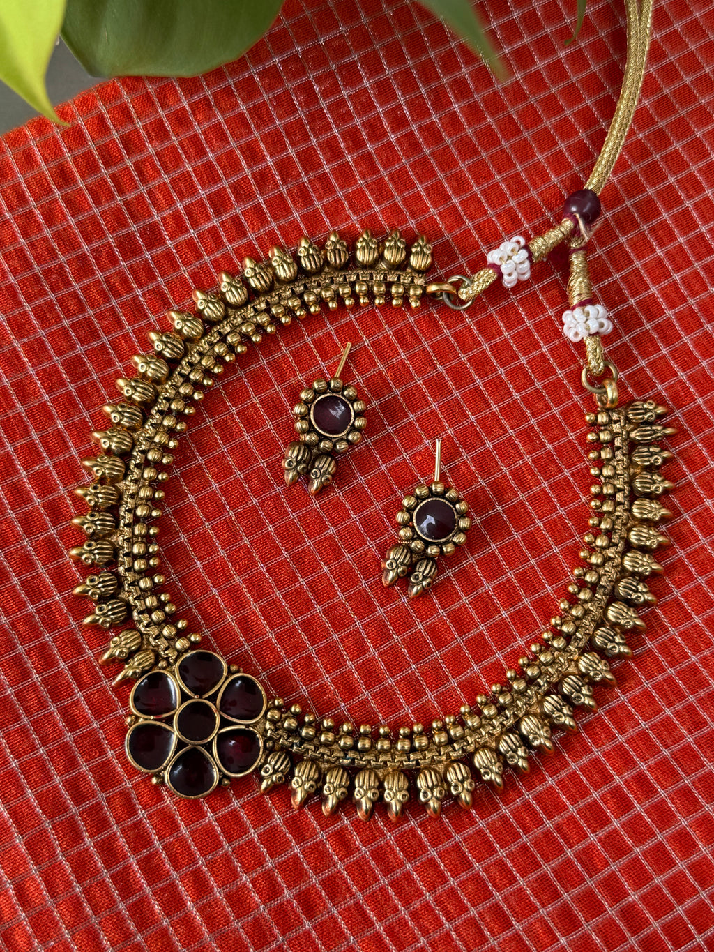 Flower Short Neckpiece With Earring