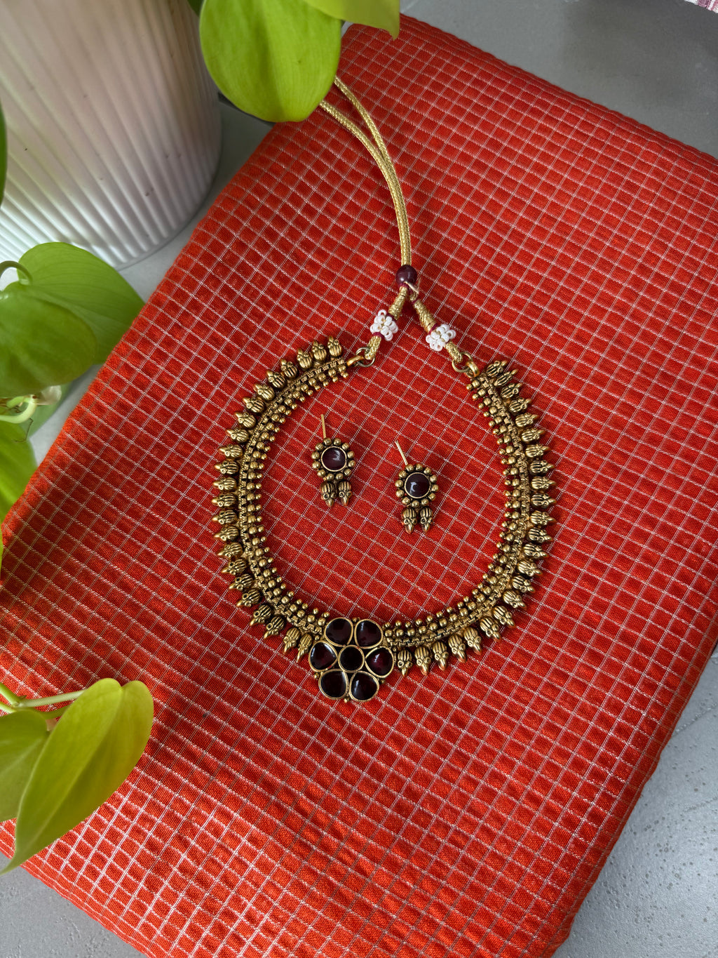 Flower Short Neckpiece With Earring