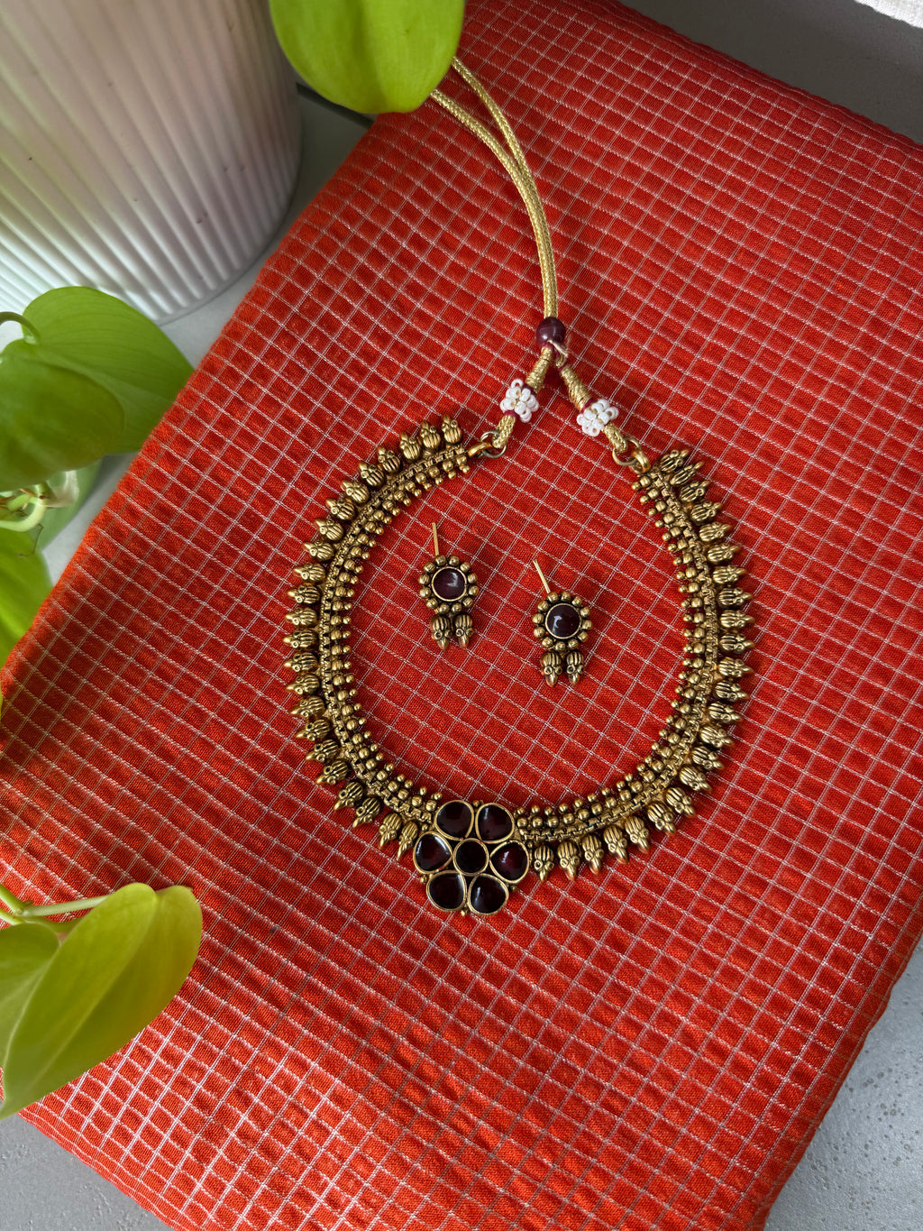 Flower Short Neckpiece With Earring