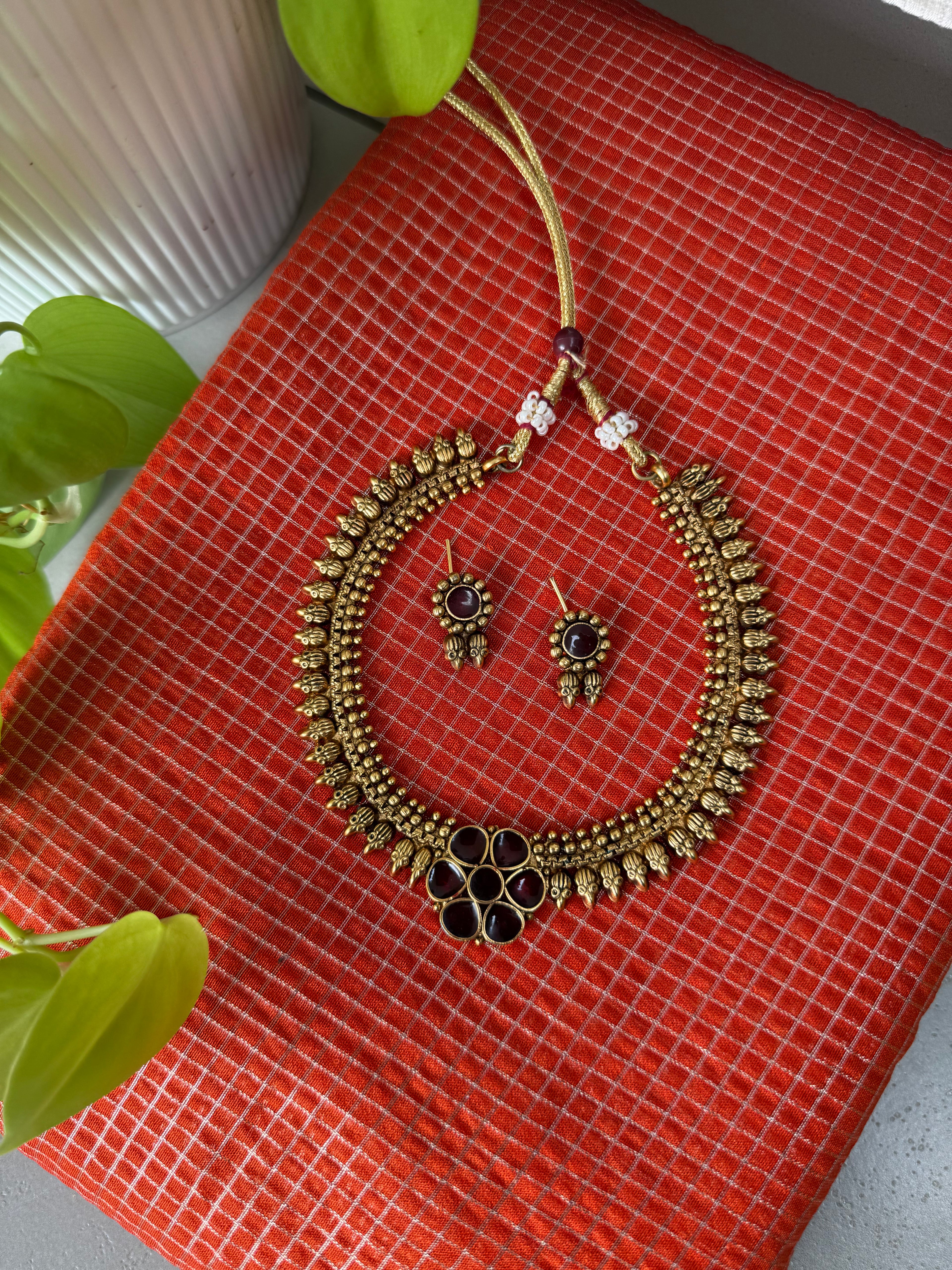Flower Short Neckpiece With Earring