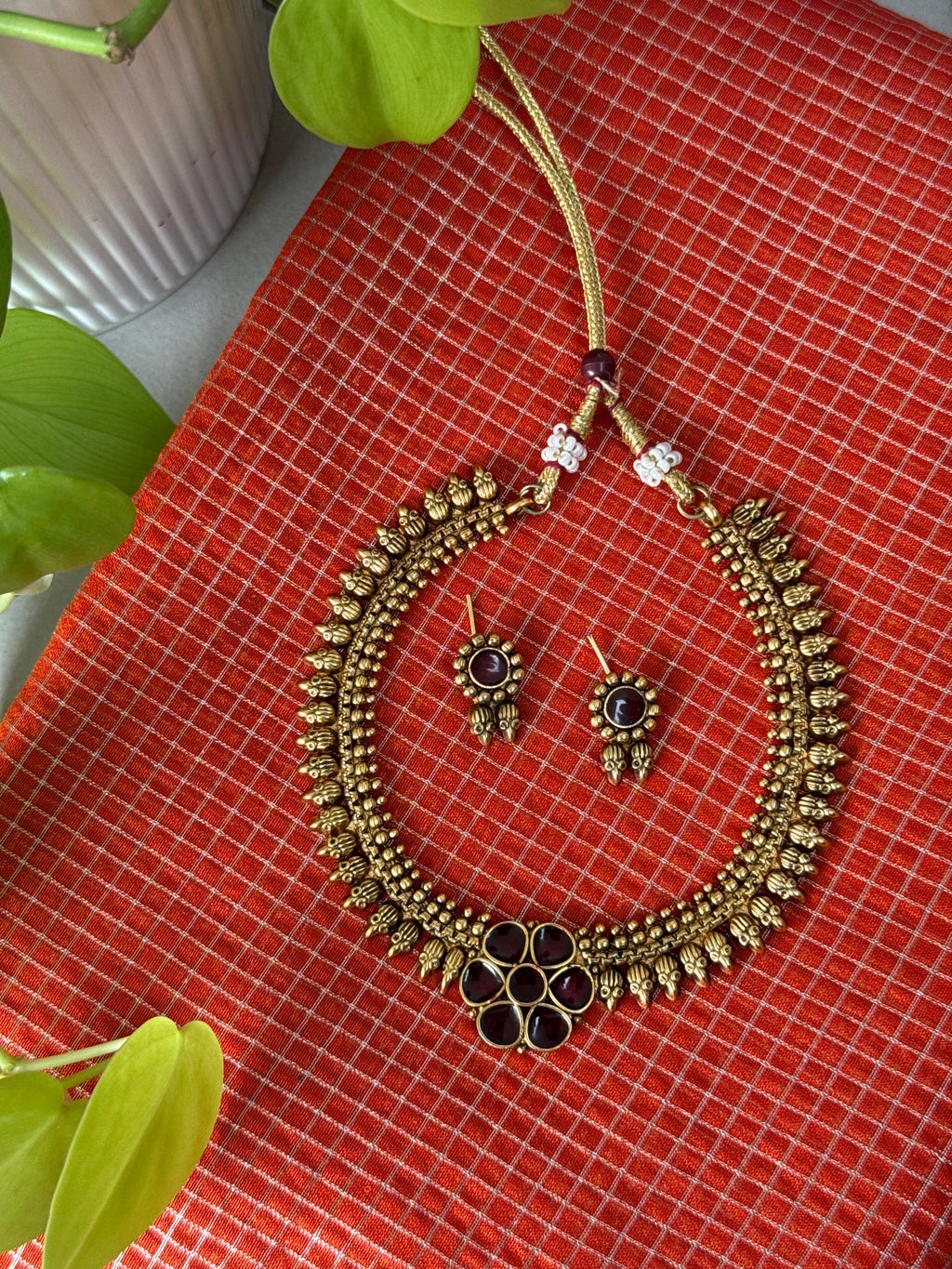 Flower Short Neckpiece With Earring
