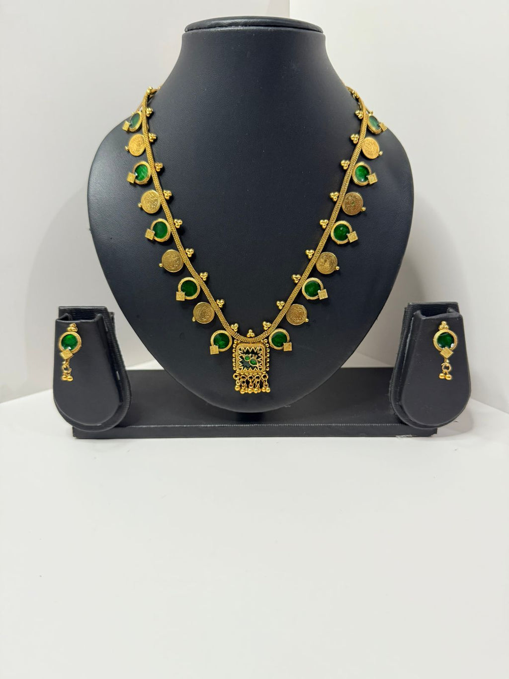 Kemp Coin Necklace Set