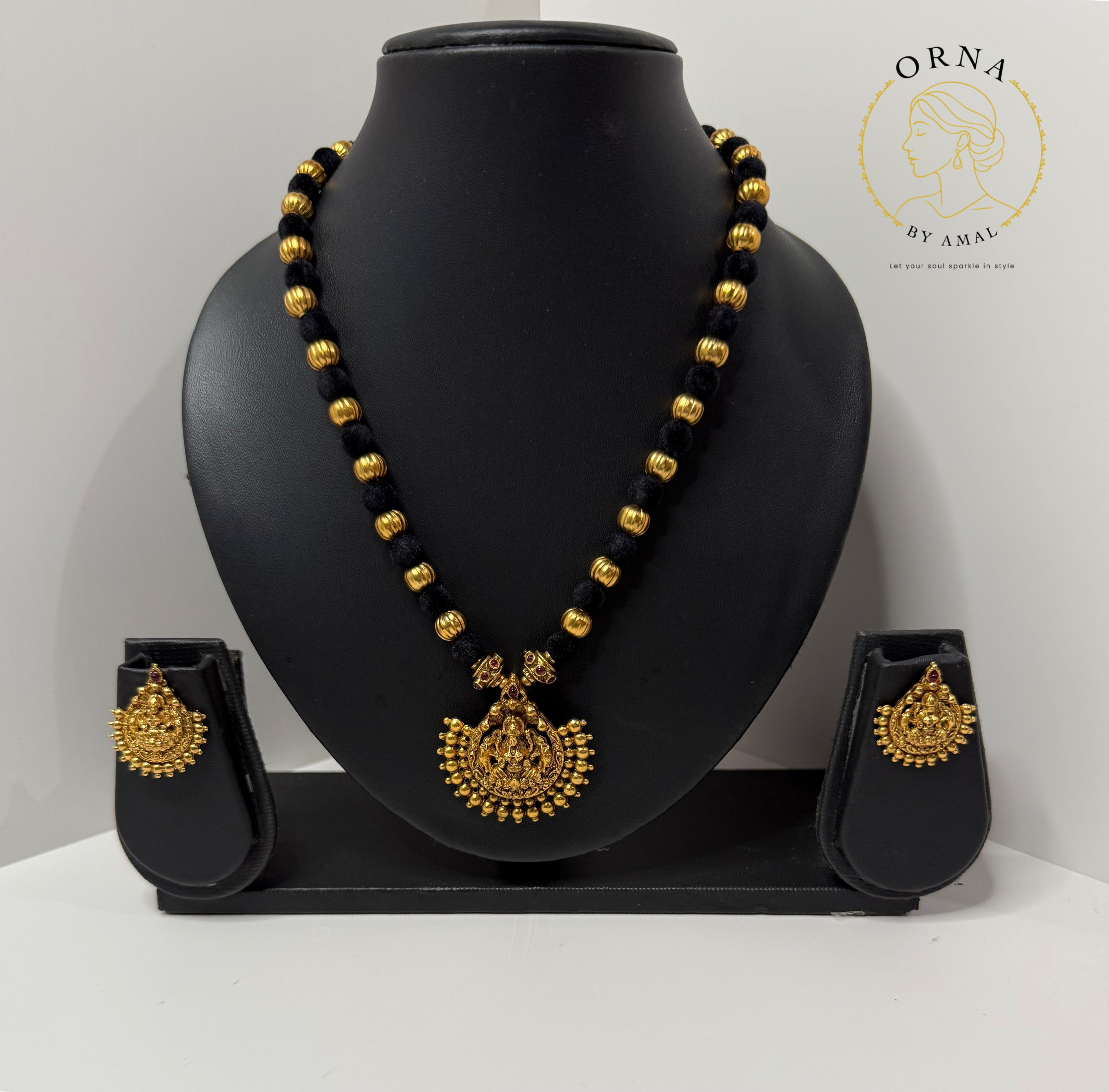 Black Bead Lakshmi Pendant Necklace Set